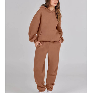 Ensemble survêtement et sweat à capuche femme personnalisé Hiver 2026 – Qualité supérieure, 100 % coton, couleur unie, écologique, grandes tailles, léger - Product Image 5