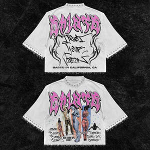 Camiseta de algodón 100% de corte holgado con letras frontales vintage, lavado ácido y pedrería para hombre - Product Image 1