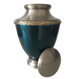 Urne funéraire en métal noir et or |   Urne funéraire ovale durable de 3-4 L, résistante à la corrosion, finition brillante, pour adultes et animaux de compagnie - Product Image 2