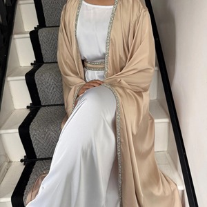 Glamorosa Abaya Verde Esmeralda para Mujer, Acabado Satinado Sedoso, Vestido Islámico Modesto de Lujo, Ropa de Noche para Ocasiones Especiales, Moda de Dubái - Product Image 5