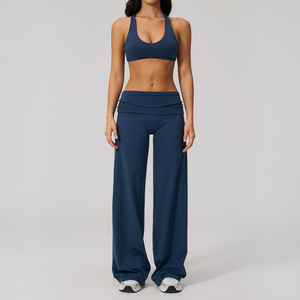 Ensemble de yoga 2 pièces blanc pour femme : Leggings taille haute à coutures avec effet froncé aux fesses et haut court à manches courtes imprimé léopard - Product Image 2