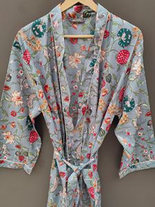 Bata de algodón floral para mujer, de longitud completa, manga tres cuartos, cuello con abertura, estampada, ropa de dormir informal con cinturón - Product Image 3