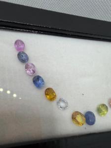 Zafiro Natural Multicolor Corte Ovalado 12CT 15 Piezas Ceilán Sri Lanka Lote de Gemas Zehra para Joyería Efecto de Color y Fuego Sin Agujero - Product Image 3