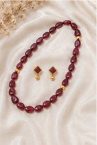 Conjunto de Collar con Cuentas Color Borgoña y Aretes Colgantes en Tono Dorado con Gema Ovalada, Joyería con Temática de Flores y Amor, Regalo para Mujer - Product Image 6