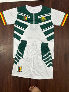 Maillots et shorts de football imprimés personnalisables et respirants – Créez votre propre design – Uniformes de football de haute qualité - Product Image 6