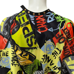 ผ้าคลุมตัดผมพรีเมียมลายพิมพ์ ผ้าคลุมช่างตัดผมกันน้ำ ปรับระดับได้ที่คอ - Product Image 2