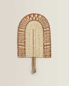 Abanico de hierba marina tejido marrón, hecho a mano, ecológico, con diseño geométrico étnico, abanico refrescante para fiestas de verano, bodas en la playa, decoración. - Product Image 3