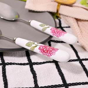 Elegante Juego de 2 Cucharas de Melamina con Mango de Cerámica Rosa, Cucharas Largas para Servir Cena, Té y Sopa - Product Image 3