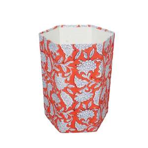 Poubelle décorative ouverte faite à la main en carton PP imprimé au bloc, avec enveloppe en tissu 100 % coton. - Product Image 1