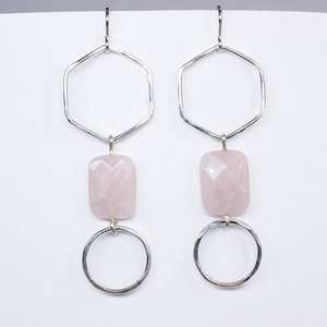 Pendientes Largos de Plata de Ley con Cuarzo Rosa, Diseño Geométrico Minimalista, Joyería Colgante, Impermeables e Hipoalergénicos - Product Image 2