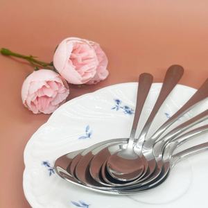 Cuillère à café et à thé en métal de luxe pour dessert, crème glacée, boisson et style de table élégant - Product Image 3