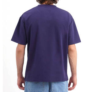 Camiseta 100% algodón para hombre, corte holgado, estampada. Venta al por mayor de camisetas 100% algodón para hombre, estilo oversize, para gimnasio, casual, deportivas. - Product Image 3