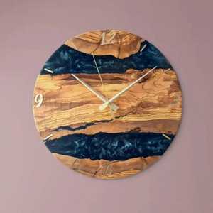 Reloj de Pared de Resina Epoxi Verde Esmeralda Irregular de Lujo con Incrustaciones Doradas, Números Romanos, Estilo Geoda, Silencioso, para Decoración de Pared de Hotel - Product Image 5