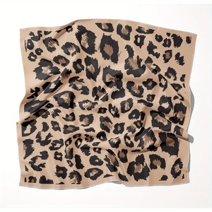 Foulard carré en soie à thème Halloween effrayant, léger, doux et respirant, cache-cheveux et cache-cou pour femme adulte, prix usine de gros - Product Image 2
