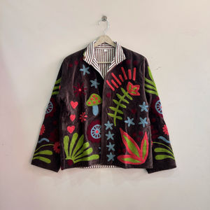 Chaqueta de terciopelo Suzani con bordado artístico indio, chaqueta boho para mujer - Product Image 1