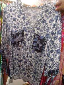 Camisa Bohemia de Satén con Patrón Circular para Mujer y Niña, Mangas Abullonadas, Detalle de Botones, Lentejuelas Multicolor y Borlas para Fiesta, Venta al Por Mayor - Product Image 5