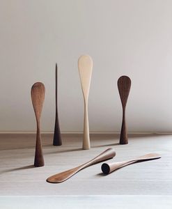 Heavy Duty Wooden Shoe Horn Strong Natural Wood Shoe <b>Helper</b> With Long Handle For Easy Wearing Shoes - Product Image 1