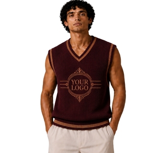 Chaleco de Punto para Hombre, Color Borgoña con Rayas en Contraste Camel, Cuello en V, Sin Mangas, Personalizable con Logotipo, Lana Acrílica, Venta al Por Mayor - Product Image 1