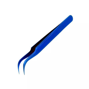 Pinzas para Pestañas de Acero Inoxidable Dorado Mate con Punta Puntiaguda y Curva Estrecha, Nueva Colección Master - Product Image 4