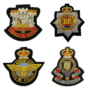 Parches Bordados a Mano Personalizados con Hilo Metálico, Corona Real, Bordado 3D en Dorado y Plateado, Insignias de Moda para Uniformes - Product Image 6