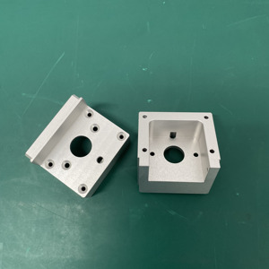 Fabricant vietnamien de pièces usinées CNC en aluminium, usinage de haute précision sur mesure, fournisseur OEM ODM pour l'exportation - Product Image 3