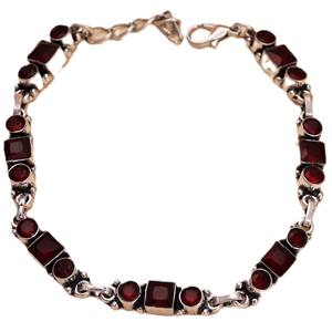 Bracelet élégant ethnique en laiton plaqué argent antique avec perles et pierres de zircone cubique rouge serties clos, bijoux fantaisie pour femme - Product Image 1