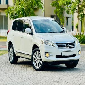 Venta al por Mayor de Toyota Vanguard SUV, Asientos de Cuero, Neumáticos R16, Tracción Trasera, Control de Crucero Adaptativo, 7 Plazas, Interior Claro Automático, Entrega Rápida - Product Image 4