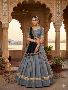 Lehenga Choli en soie grise avec dupatta noir, tenue de mariage indienne traditionnelle, robe ethnique pour femmes, longueur au sol - Product Image 4