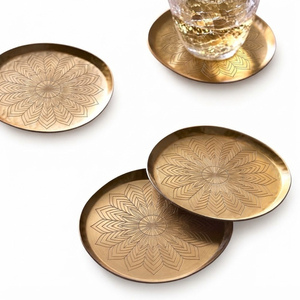 Posavasos Metálicos Exclusivos al por Mayor, Posavasos de Metal con Patrón de Mandala Grabado a Mano para Decoración de Mesa en Hoteles, Restaurantes y Hogares - Product Image 1