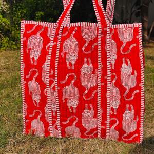 กระเป๋าโท้ทผ้าฝ้ายลายปักแบบควิลท์ ลายลูกกวาดหลากสี - สีเขียว สำหรับเดินทาง - Product Image 2