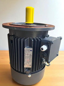 มอเตอร์ไฟฟ้า 7.5 แรงม้า 4 โพล 3 เฟส แบบติดตั้งบนหน้าแปลน มอเตอร์อุตสาหกรรมประสิทธิภาพสูง มอเตอร์ AC ระดับ IE3 ขดลวดทองแดง - Product Image 2