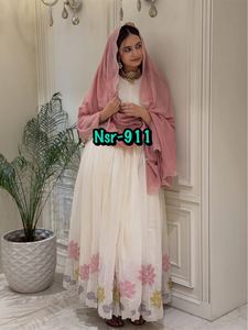Robe Anarkali blanche en faux georgette épaisse avec broderie florale et dupatta rose, coupe ample, longueur au sol, tenue traditionnelle indienne - Product Image 6