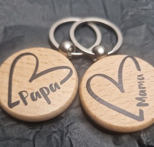 Porte-clés en bois personnalisé - Cadeau de Pâques - Cadeau fête des Mères - Cadeau fête des Pères - geste attentionné - Product Image 1