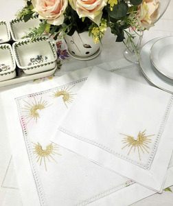 Juegos de Manteles Individuales y Servilletas Bordados a Mano con Diseño de Sol Dorado, 100% Algodón, Lavables, para Bodas y Eventos en el Hogar - Product Image 5