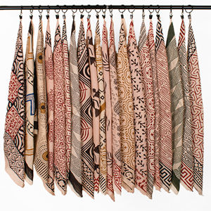 Colección de lujo de pañuelos cuadrados de algodón con estampado estilo Bagru para fines promocionales de marca al por mayor, accesorios para mujer - Product Image 5