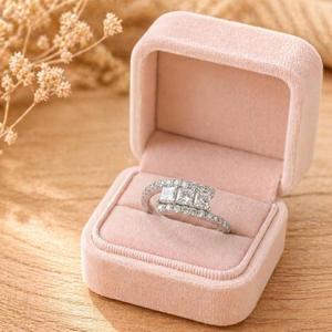 Bague de fiançailles en or massif 10K 14K 18K avec diamant de laboratoire taille princesse et taille ronde, bague trilogie, bijoux de mariée, couleur E, clarté VVS - Product Image 1