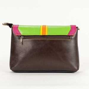 Bolso de mano de cuero genuino reciclado con estilo para mujer, bolso único multiuso de Color arcoíris, eslinga sostenible - Product Image 4