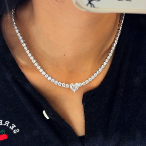Collier élégant pour femme en or blanc avec diamant taille cœur central, diamant de laboratoire certifié IGI, bijoux pour femme - Product Image 1