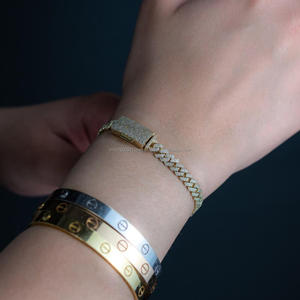 Pulsera de Cadena Completamente Adornada con Diamantes Cultivados en Laboratorio y Diseño Hip Hop de Lujo - Product Image 4