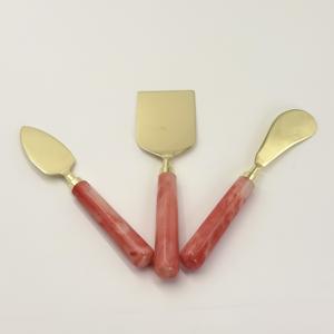 Utensilios de Queso de Acero Inoxidable Ecológicos de Diseño con Mangos de Resina Hechos a Mano, Aptos para Lavavajillas, para Tablas de Charcutería Contemporáneas - Product Image 3