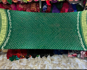 Dupatta Estampada a Mano con Diseño Bandhani Hecho en India para Mujer, con Tiempo de Entrega de Muestra de 7 Días - Product Image 1