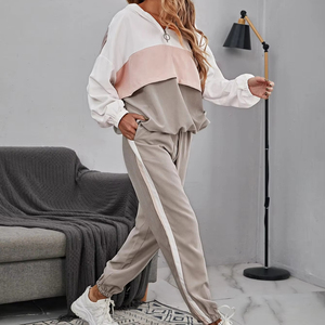 Conjunto deportivo para mujer, corte ajustado, algodón y poliéster, transpirable, elástico, para gimnasio y fitness. - Product Image 1