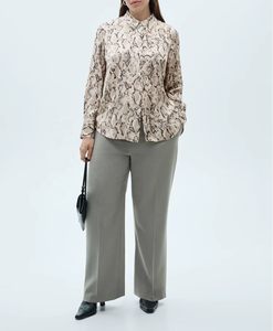 Camisa de Moda para Mujer, Tejida en Rayón, con Estampado de Serpiente, Satinada, con Botones, Manga Larga, con Cuello - Product Image 3