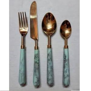 Juego de Cubiertos Tradicionales Loo de Acero Inoxidable, Tenedor y Cuchara con Mango de Lujo, Hechos a Mano, Artesanía, Metal Pulido Brillante - Product Image 3