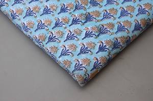 ผ้าพิมพ์ลายดอกไม้สไตล์อินเดีย 100% ผ้าฝ้ายเนื้อนุ่มบริสุทธิ์ สำหรับเสื้อผ้า-ชุดเดรส ผ้าม่าน ชุดนอน ผ้าคลุมเตียง และอื่นๆ อีกมากมาย - Product Image 4