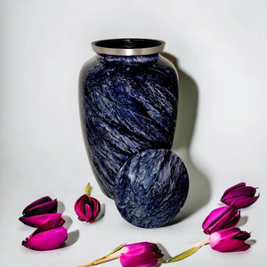 Urne funéraire bleu profond ornée avec des détails en argent et un sac de rangement en velours assorti - Product Image 5