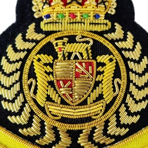 Emblema de Lujo Bordado a Mano con Hilo de Oro para Blazer, Uniforme o Insignia de Corona, Aplique Personalizado con Trabajo de Oro - Product Image 2