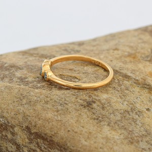 Bague en argent sterling 925 plaqué or jaune avec trois pierres de topaze bleue, sertie en clos, minimaliste, pour femme, bijoux fins pour fiançailles - Product Image 4