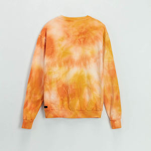 เสื้อสเวตเชิ้ตคอกลมผู้ชายลายมัดย้อม ผ้าฟลีซสั่งทำ แบรนด์ส่วนตัว ผู้ผลิตเสื้อผ้าขายส่ง รับผลิตโลโก้ตามสั่ง ซัพพลายเออร์ แบรนด์สหรัฐอเมริกาและยุโรป - Product Image 2