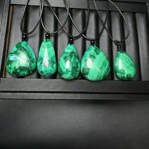 Pendentif en <span class=keywords><strong>malachite</strong></span> polie en gros pour <span class=keywords><strong>la</strong></span> décoration intérieure, Feng Shui, cadeau <span class=keywords><strong>de</strong></span> vacances unique - Product Image 2
